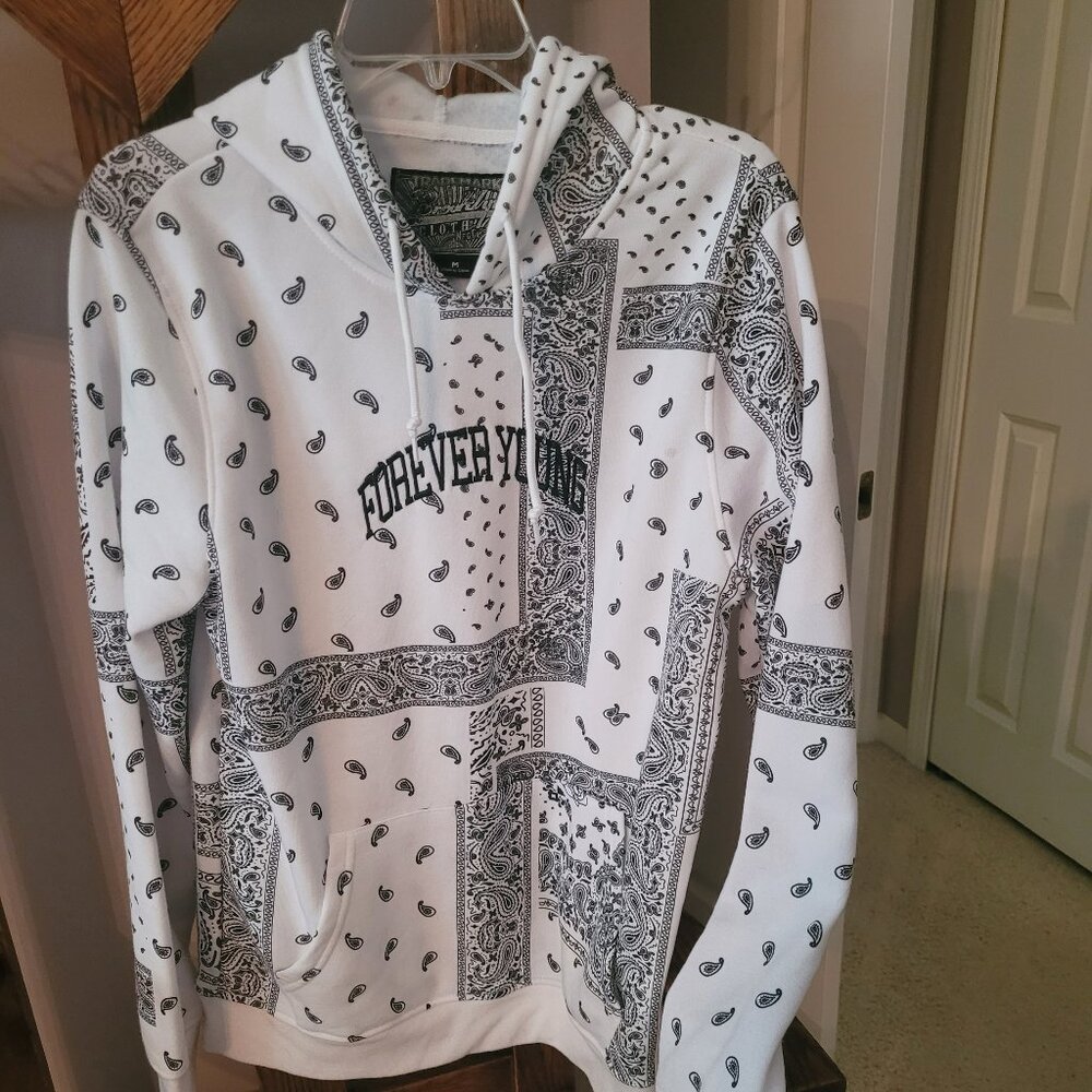 Brooklyn Cloth “Forever Young” Black & White Hoodie Size M